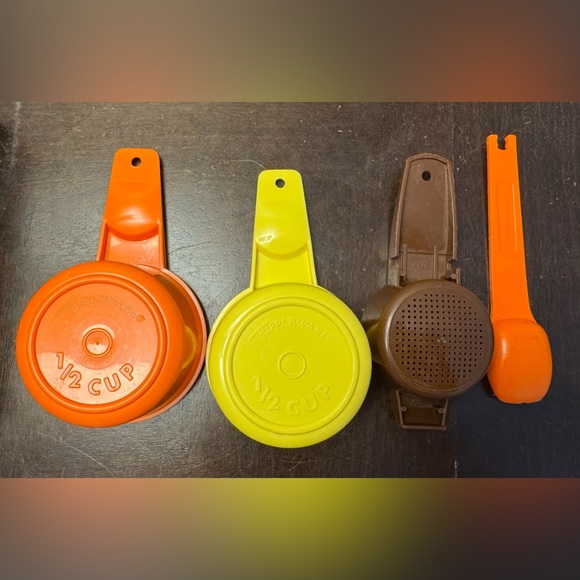 Tupperware - Picture 3 of 9